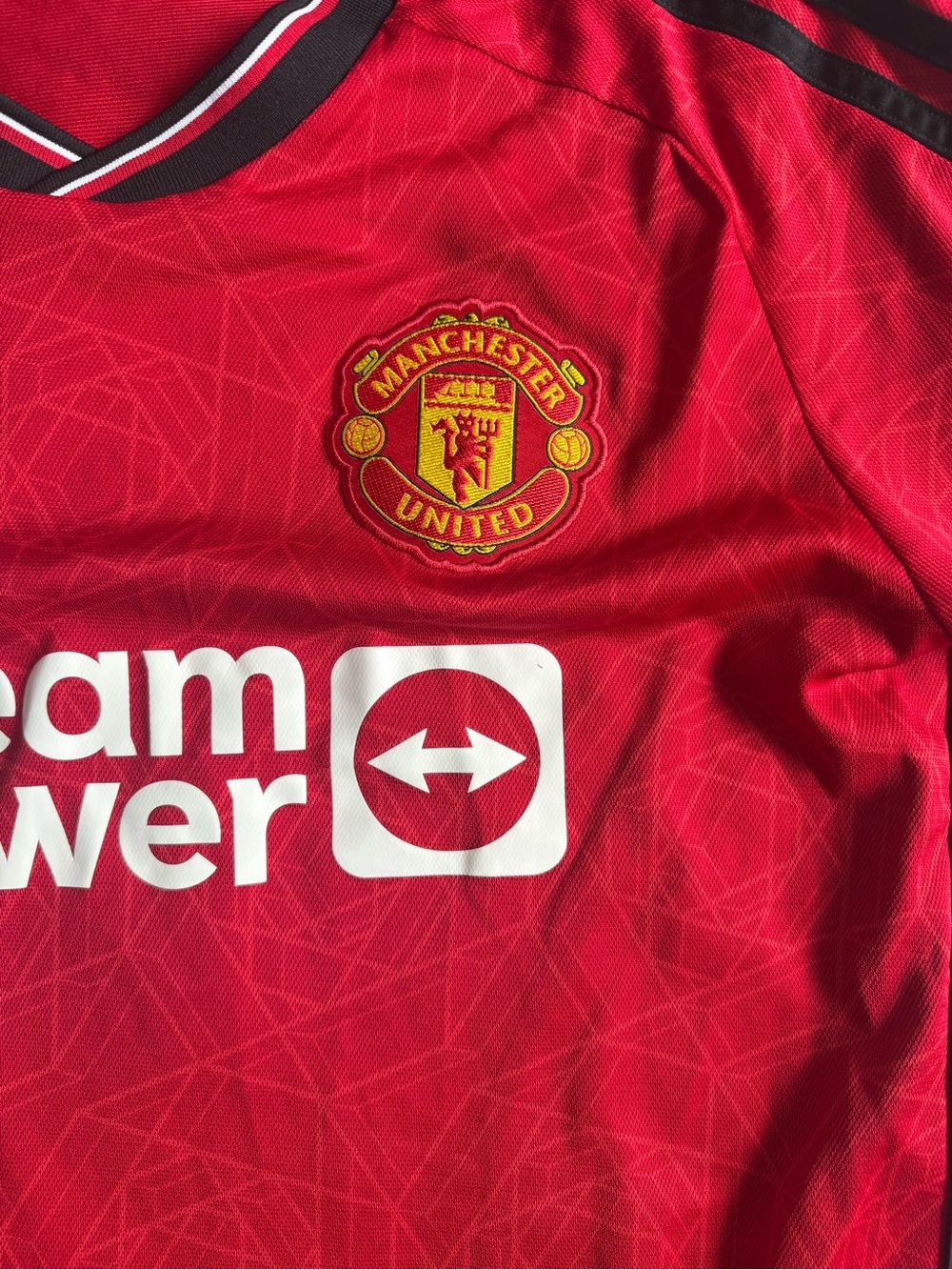 adidas Red Manchester United TeamViewer Home Shirt - Picture 2 of 5